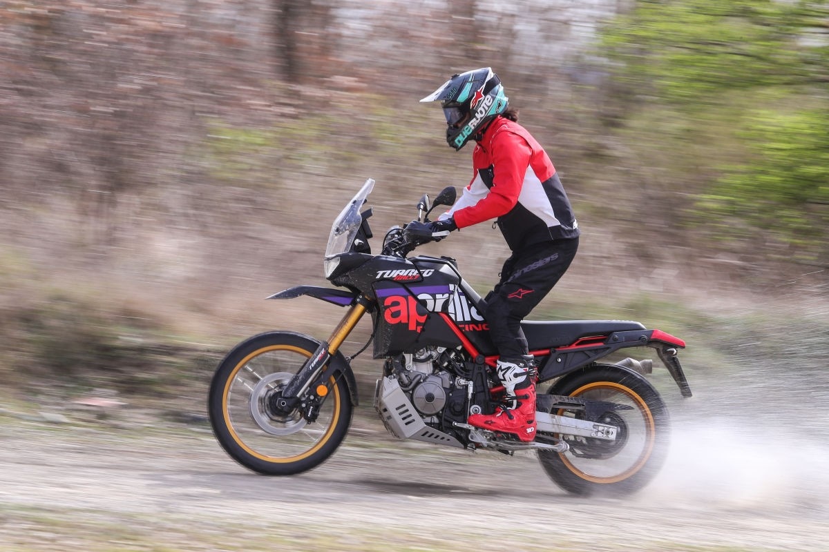 Aprilia Tuareg Rally 660: il ritorno di una leggenda, più cattiva e pronta al deserto +VIDEO+